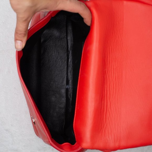 JW Anderson Red Twist Clutch - Picture 6 of 8